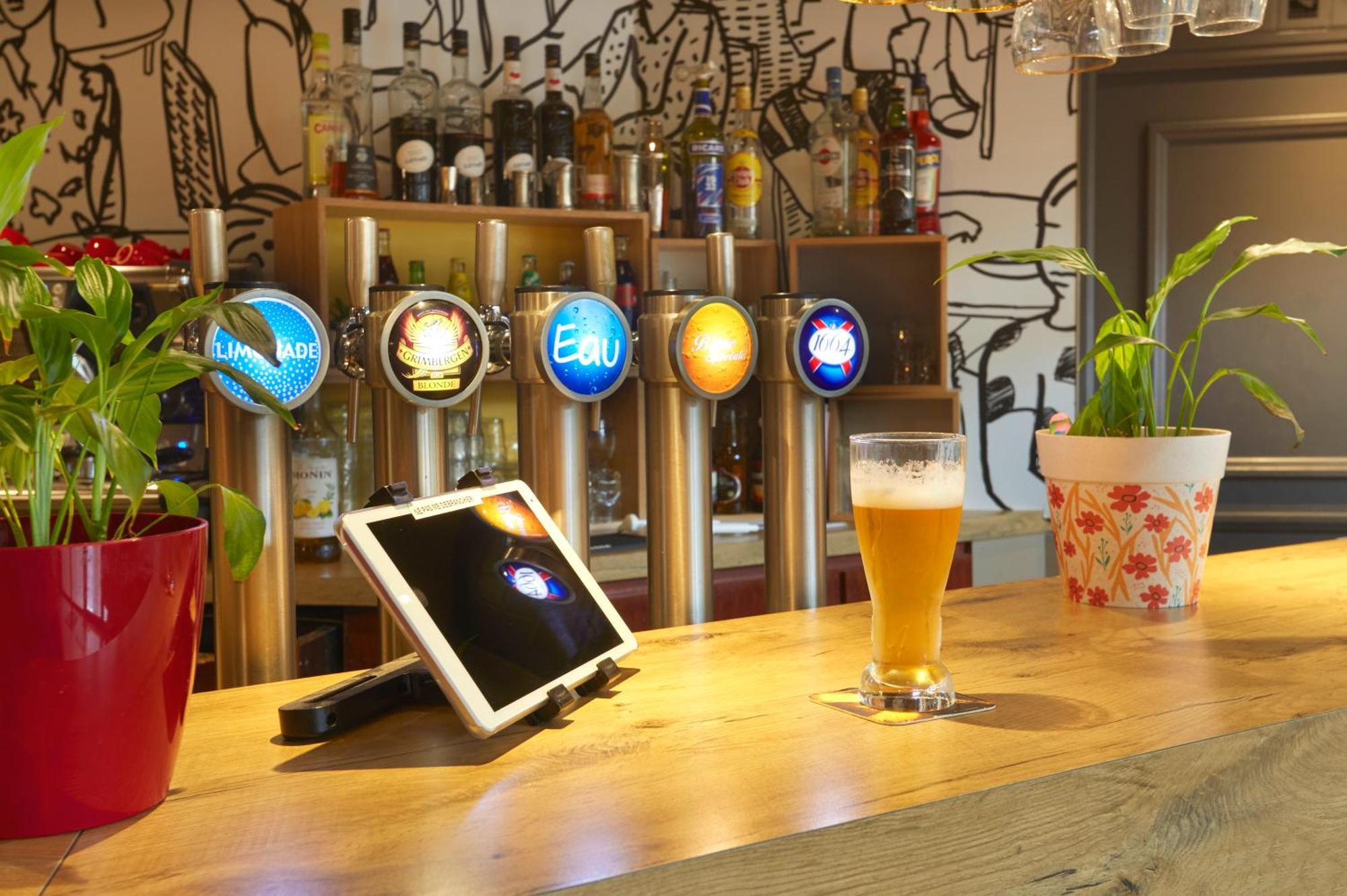 宜必思洛里中央车站酒店 洛里昂 外观 照片